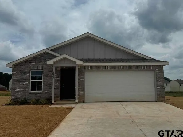 1106 Hidden Valley Dr, Chandler, TX 75758