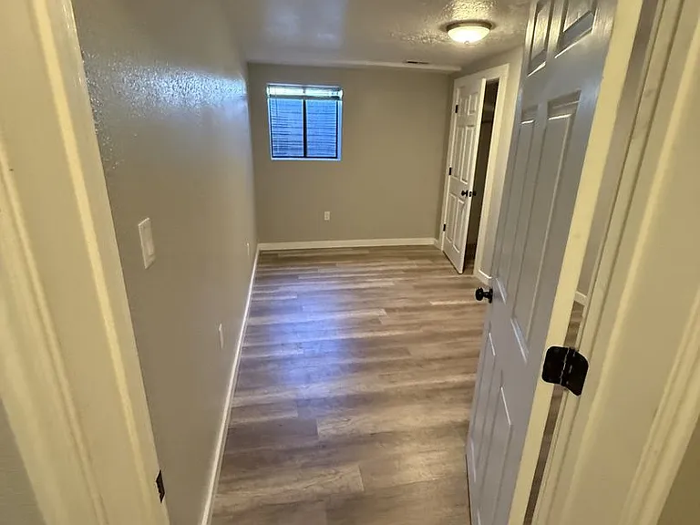 320 N 400 E — Photo 6