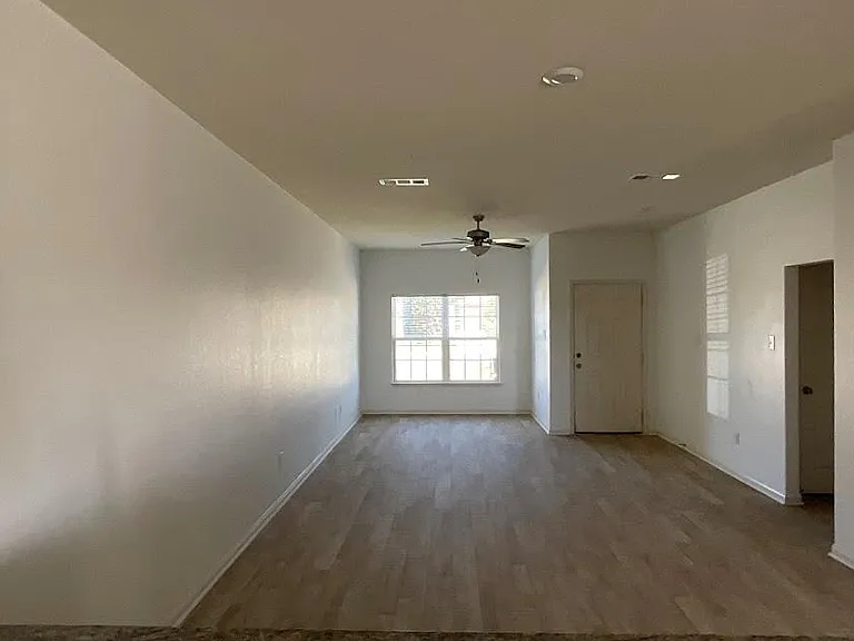172 Allington Cir — Photo 13