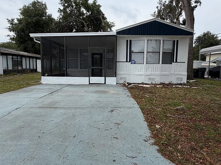 54 Sunset Cir — Photo 1