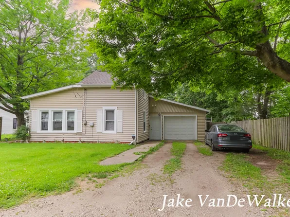 195 New St, Galesburg, MI 49053