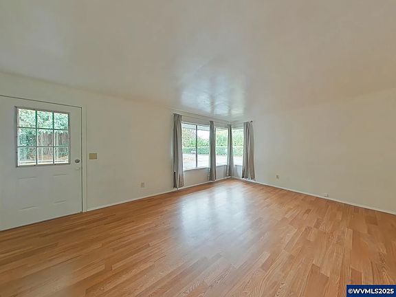 2nd image of 1120 SW 35th St