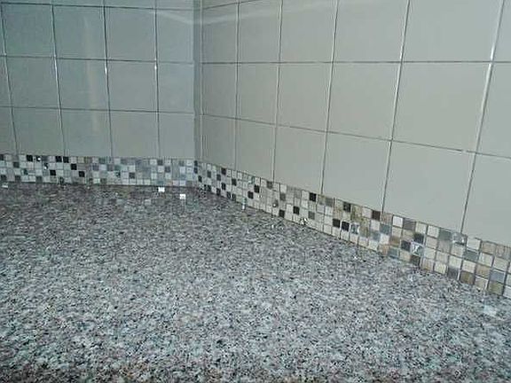5th image of 313 W 6th St