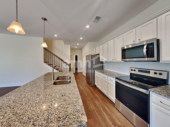 3rd image of 5601 Cuba Rd