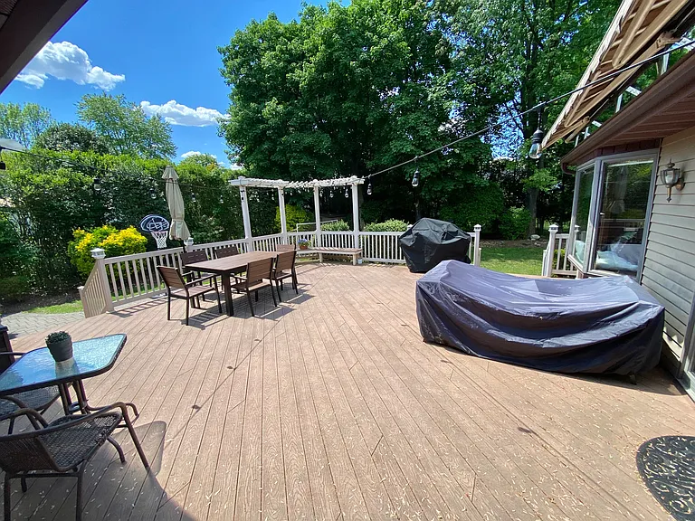 212 Delmar Ave — Photo 2