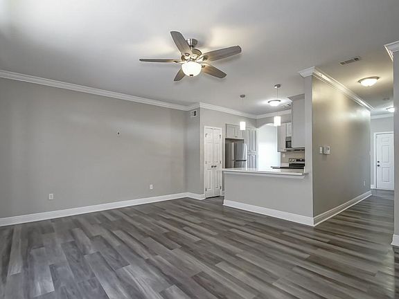 3rd image of 1410 Windsor St #1410