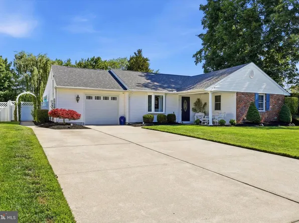 4 Bunker Hill Rd, Sewell, NJ 08080