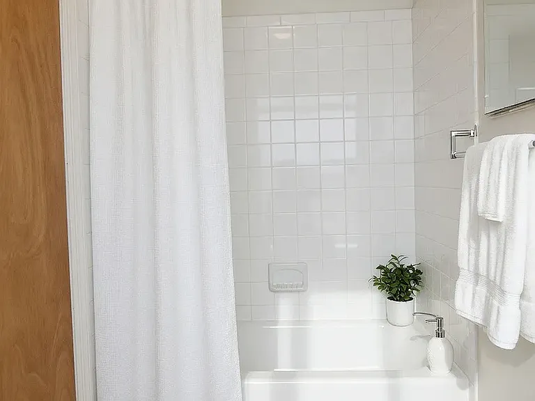 328 E 14th St #10 — Photo 5