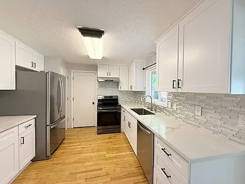 16725 SE Naegeli Dr — Photo 2