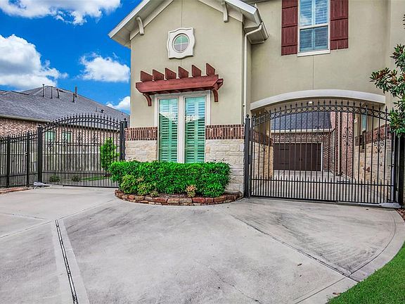 3rd image of 5502 Caspian Falls Ln