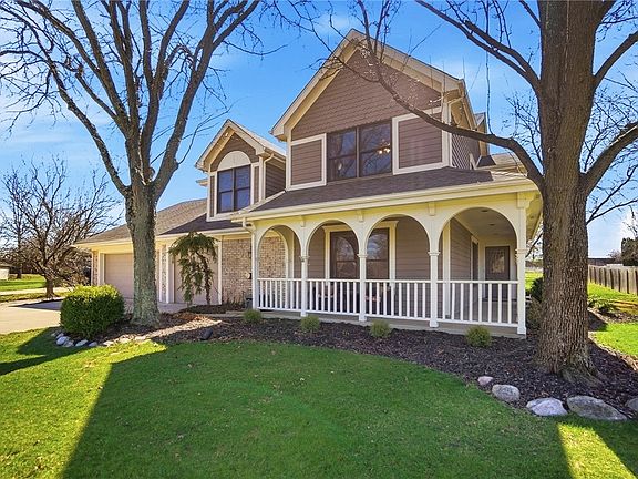 3rd image of 392 Copper Beech Ct