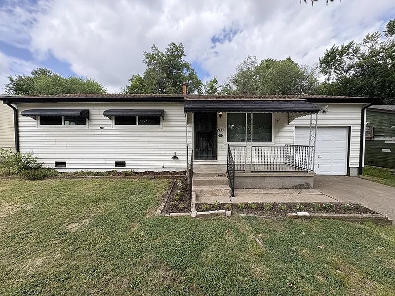 2442 N Pittsburg Ave