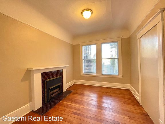 2nd image of 1031 Leavenworth St #4