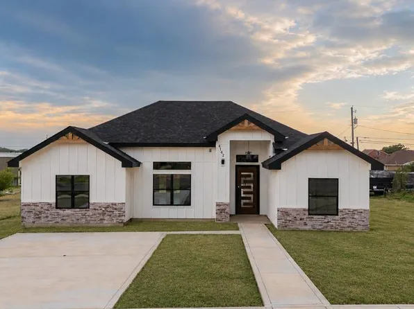 4142 Buck Dr, Eagle Pass, TX 78852