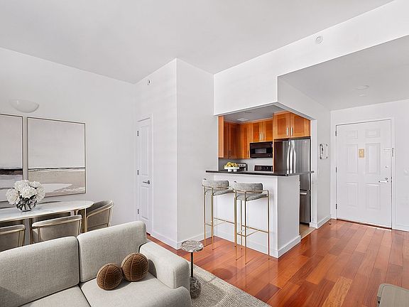 2nd image of 313 W 119th St #4E