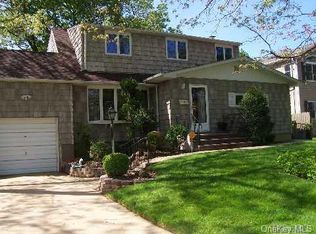 115 N John St, Massapequa, NY 11758