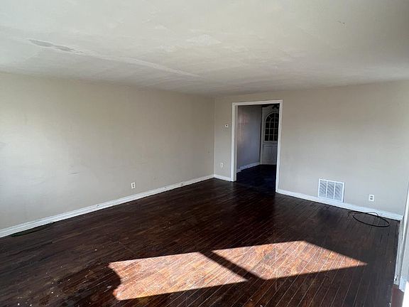 2nd image of 680 Radnor St