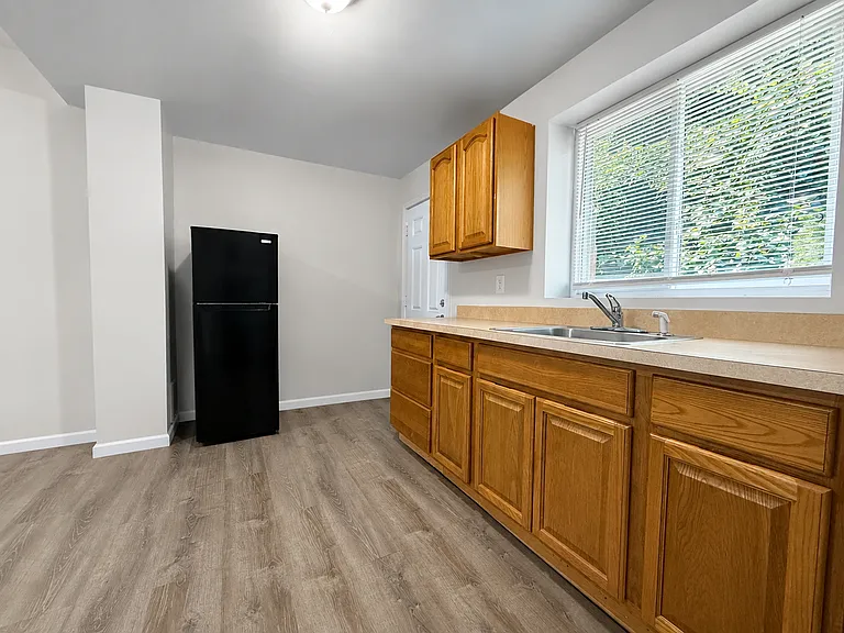 2966 N Ringgold St — Photo 8