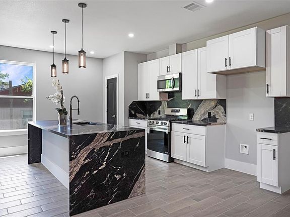 3rd image of 2111 Avenue I