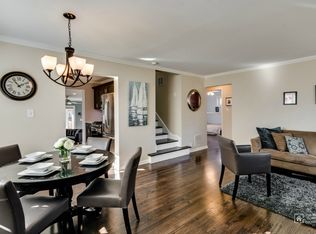 6 Parkview Rd, Glenview, IL 60025