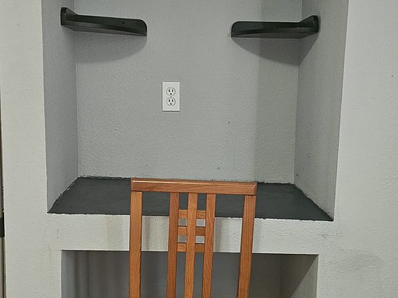 4th image of 6013 Meridian Ave #1