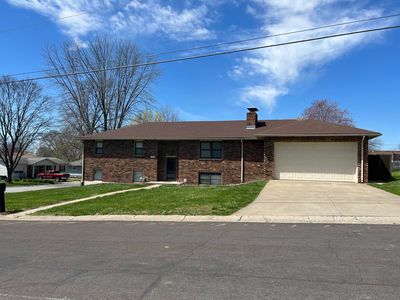 1015 S Grant Ave, Marshall, MO, 65340
