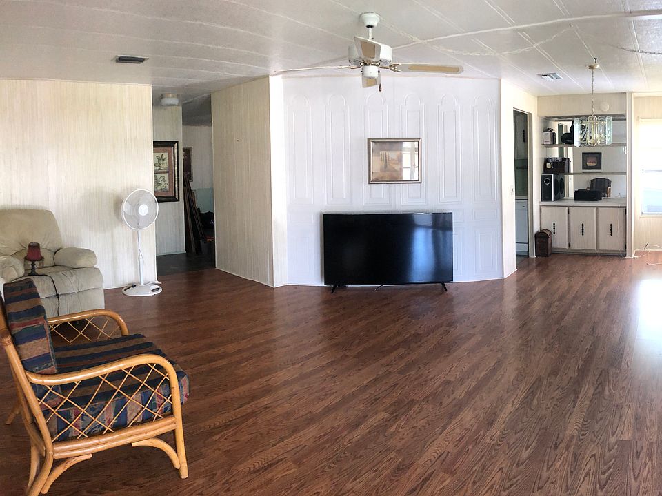 2nd image of 103 Lamplighter Dr