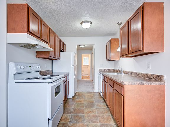 2nd image of 32 Portland Pkwy #44-5
