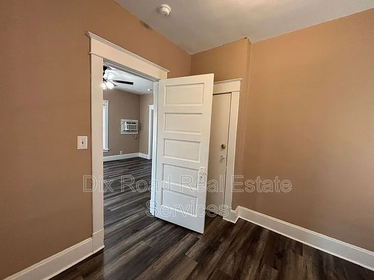 708 Elwood St — Photo 16