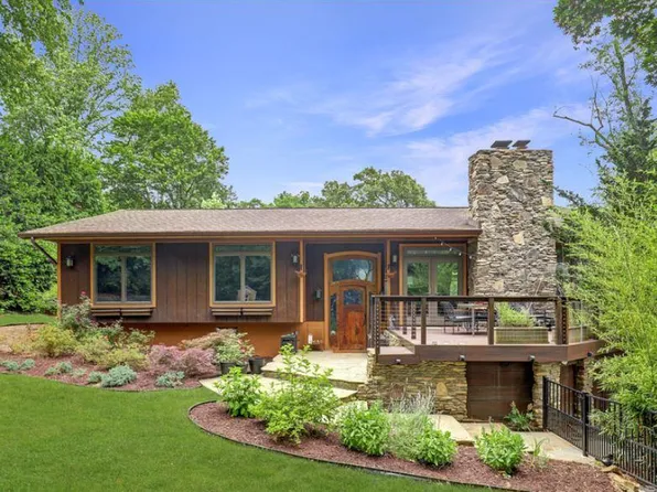 7214 Hickory St, Falls Church, VA 22043