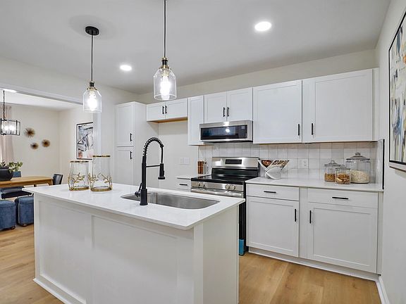 3rd image of 7458 Morris Ln