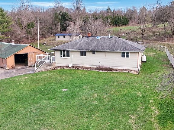 3rd image of 7509 Higgins Creek Rd
