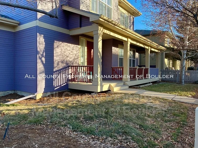 519 Sierra Ave — Photo 3