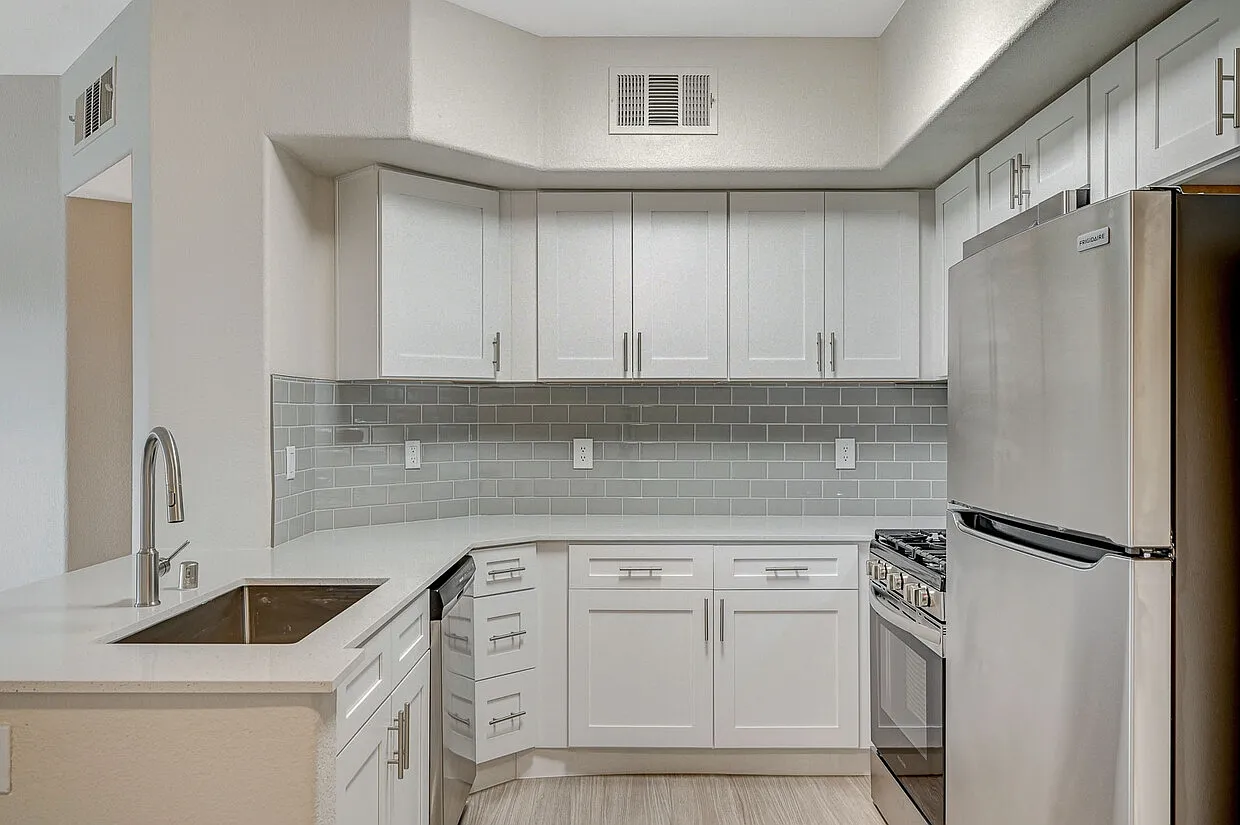 Morningstar Apartments — Photo 1