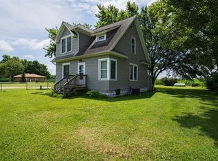 15313 Furrow Rd, Pekin, IL 61554