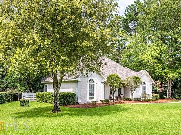 3rd image of 530 Cardinal Cir E