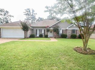 807 Bent Oak Dr, Pearl, MS 39208