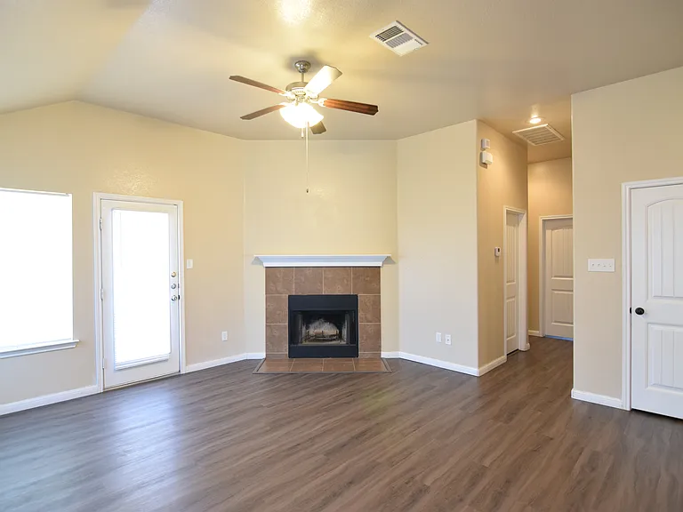 504 W Libra Dr — Photo 10