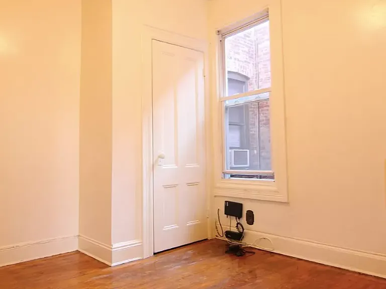 5903 69th Ave #3R — Photo 4