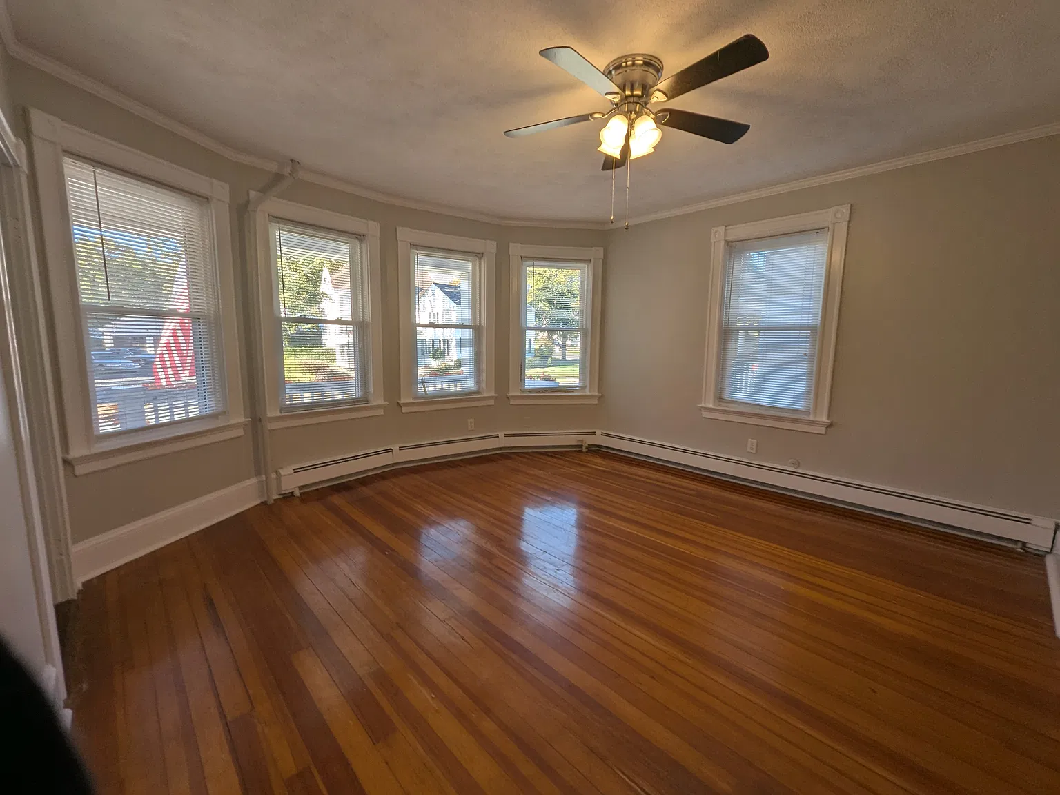 3 bed, 1150 sqft, $2,000 — Photo 4