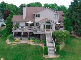 4519 Owen Rd, Fenton, MI 48430