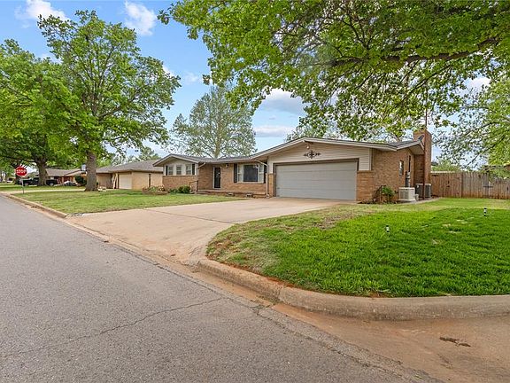 3rd image of 713 Oak Dr