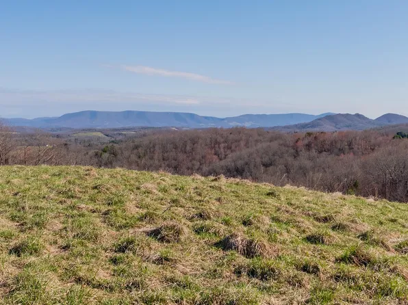 1551 SW Springdale Rd, Pearisburg, VA 24134