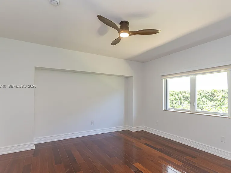 425 N Shore Dr — Photo 17