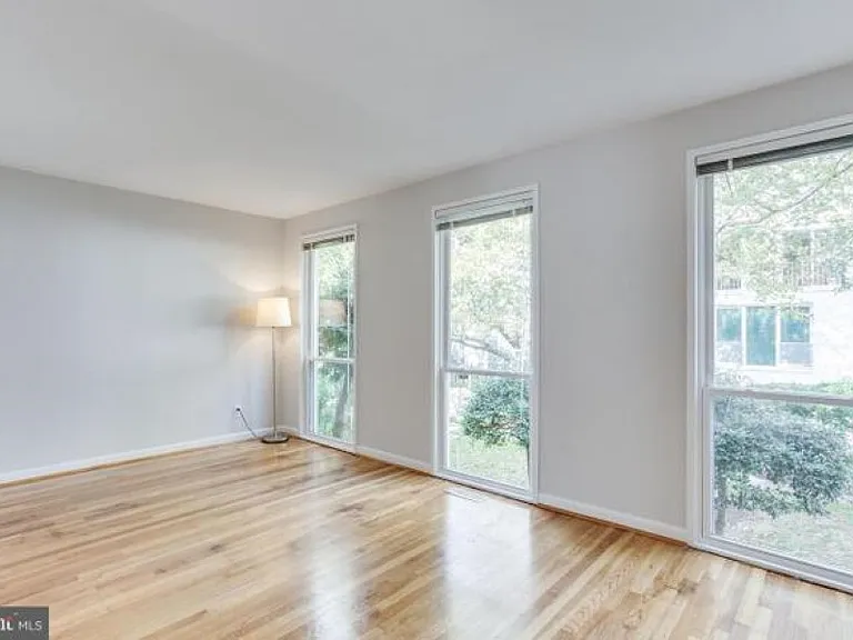 40 G St SW #104 — Photo 4