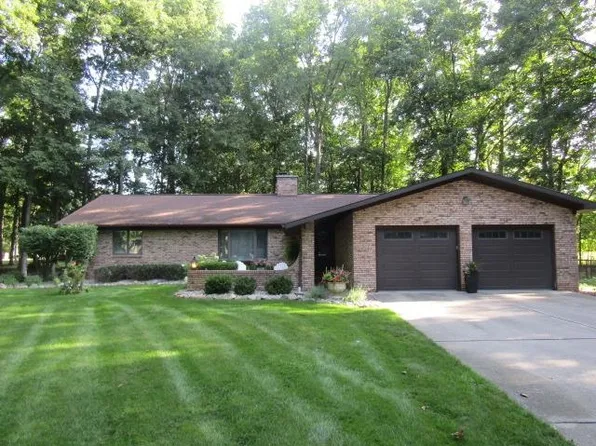 1945 Maplewood Dr, Owosso, MI 48867