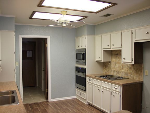 5th image of 13065 Larch Ln
