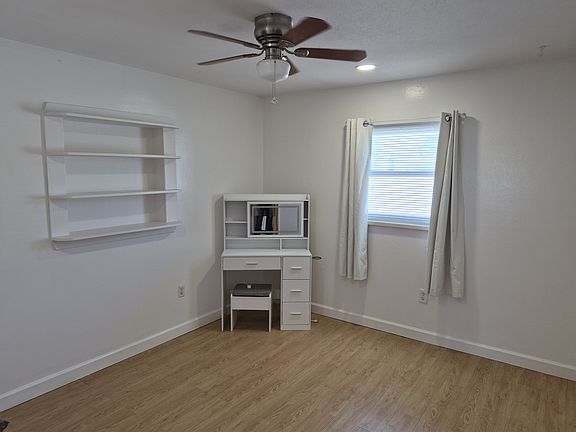 5th image of 4108 52nd St W