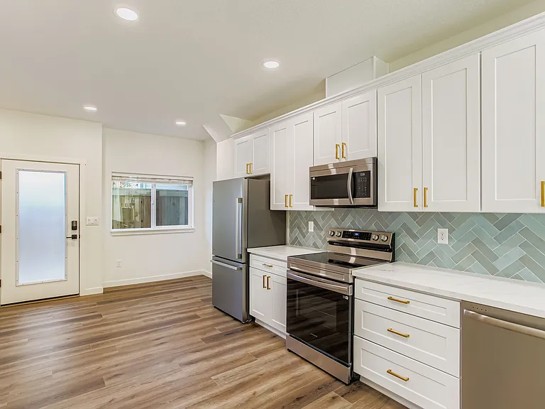4469 SE 28th Pl — Photo 14