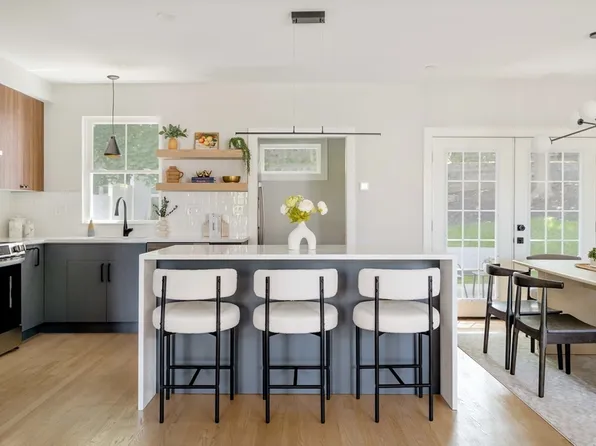 99 Villa St, Waltham, MA 02453